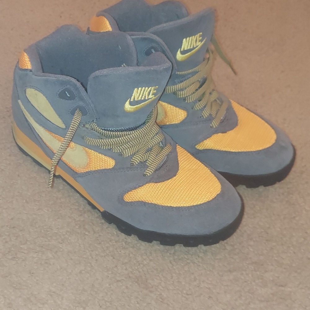 COPY - Nike Boots
